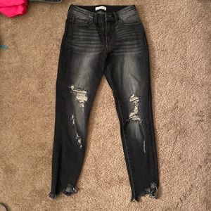 KanCan signature mid-rise ankle skinny ripped jeans. Women’s Size 25